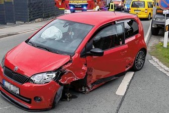 Drei Verletzte bei Auffahrunfall -