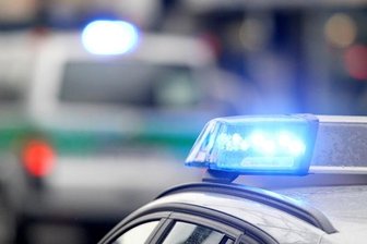 Drei Verletzte bei Auseinandersetzung zwischen Lok Leipzig-Fans und Polizisten in Plauen - Nach Sachsenpokalspiel: Fans des 1. FC Lok Leipzig greifen in Plauen Polizisten an.