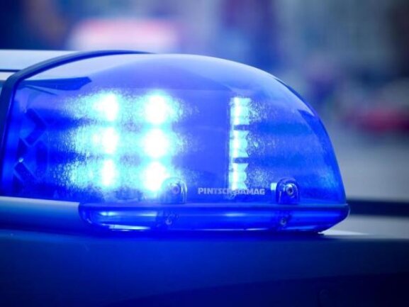 Drei Verletzte bei Autounfall in Röhrsdorf - 