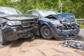 Drei Verletzte bei Unfall auf der Scharfensteiner Straße - 