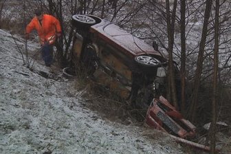 Drei Verletzte nach Frontalzusammenstoß auf B175 - 