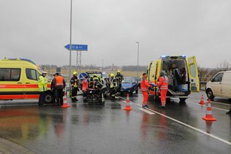 Drei Verletzte nach Kollision an Anschlussstelle Chemnitz-Rottluff - Gegen 14 Uhr kollidierten am Montag auf der Kalkstraße ein Daihatsu und ein Honda.