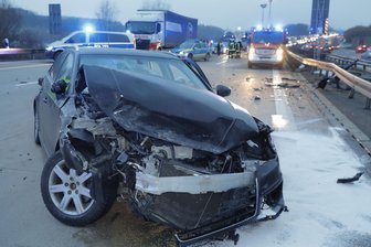 Drei Verletzte nach Unfall auf A 4 bei Chemnitz - 