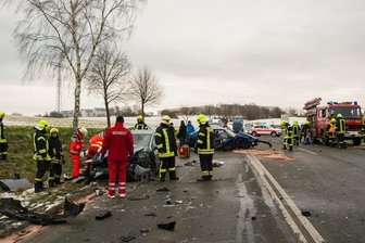 Drei Verletzte nach Unfall auf der B95 -