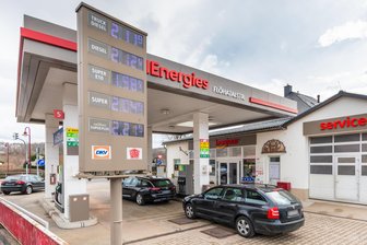 Dreister Dieselklau im Erzgebirge: Mann tankt und flüchtet - Getankt und geflüchtet: Diesel-Diebe schlagen an Tankstelle in Pockau zu.