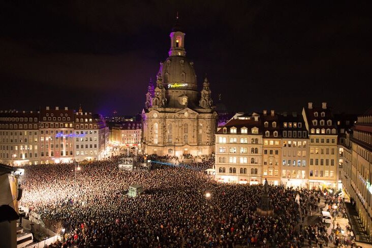 Dresden zeigt sich weltoffen - Zehntausende bei Konzert für Toleranz - 