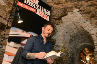Dresdner Autor Frank Goldammer zu Gast in Reichenbach - Frank Goldammer bei einer früheren Lesung in Treuen.