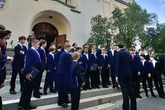 Dresdner Kapellknaben begeistern Hunderte Besucher in Werdauer Kirche - Die 40 Jugendlichen wurden bei ihrem Auftritt in Werdau mit viel Applaus bedacht.