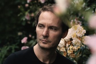Dresdner Komponist Sven Helbig bekommt Design-Preis für abgefahrenes Klassik-Video - Sven Helbig