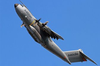 Dröhnender Fluglärm über Burgstädt: Was war da los? - Das Militärflugzeug A400M bei einer Flugschau auf der Internationalen Luftfahrtausstellung in Berlin.