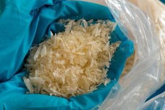 Drogenhändler innerhalb der Bewährungszeit wieder festgenommen - Sichergestelltes N-Methylamphetamin, auch Meth oder Crystal genannt.