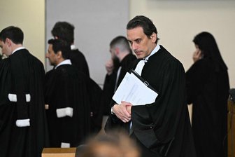 Drogenkrieg in Marseille – Prozess gegen Clan-Chef startet - Der Verteidiger des mutmaßlichen Clan-Chefs wirft der Polizei vor, seinen Mandanten mit unlauteren Methoden abgehört zu haben.