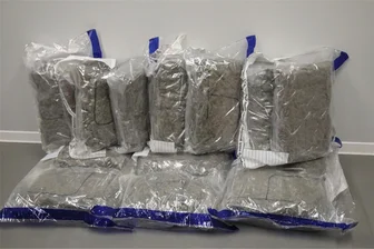 Drogenrazzia: Wohnungen in Plauen durchsucht - Die Polizei stellte insgesamt 13 Kilogramm Marihuana sicher.