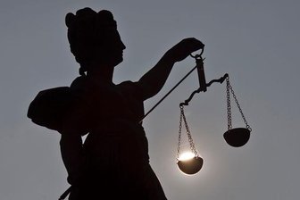 Drogenvorwurf: Autofahrer will Führerschein vom Landkreis zurück -