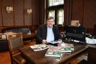 Drohbrief: Werdauer Oberbürgermeister Kristensen erstattet Anzeige - Sören Kristensen ist persönlich beleidigt und bedroht worden. Am Montag hat der OB Anzeige erstattet.
