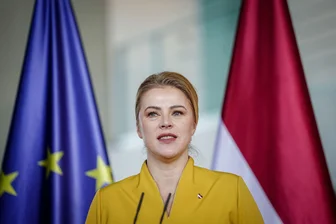 Drohnen-Streit: Lettlands Regierungschefin tritt zurück - Siliņa bei einer Pressekonferenz (Archivbild).