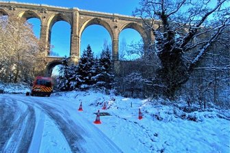 Drohnenstaffel aus Oederan sucht nach Vermisster am Göhrener Viadukt - Die Drohnenstaffel der Gemeindefeuerwehr Oederan half am Dienstag bei der Suche nach einer Vermissten. Foto: Julius Amrhein/FFW Oederan