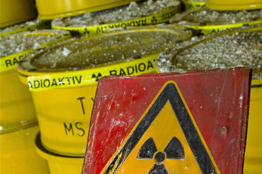 Droht im Erzgebirge Atommüllendlager? - Fässer mit radioaktivem Abfall. 