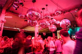 Droht Sachsen ein Clubsterben? Die Linke will ein Soforthilfe-Programm - Ist die Clubszene Sachsens in Gefahr? (Symbolbild)