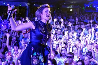 DSDS-Star Anna-Maria Zimmermann singt bei Zwönitzer Kirmes - Anna-Maria Zimmermann sorgte jüngst bei einem Auftritt in Börnichen für Stimmung.