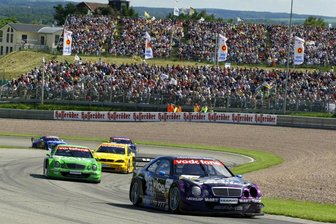 DTM nach 20 Jahren zurück auf dem Sachsenring - DTM 2002 auf dem Sachsenring: Damals waren 59.000 Zuschauer vor Ort.