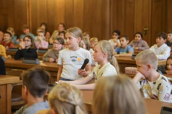 „Du Oberbürgermeister, wie kommen Läuse in die Schule?“: Wenn Kinder dem Chemnitzer OB Fragen stellen -