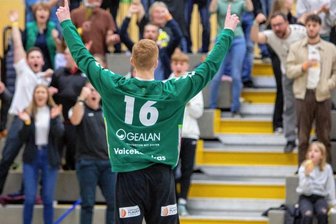 Duell der Defensivkünstler - So wie hier der Oberlosaer Torhüter Benas Vaicekauskas nach dem 32:27-Hinspielsieg will der SV 04 Oberlosa auch am Samstag nach dem Duell beim Spitzenreiter HC Burgenland jubeln. Die Niederlage in Plauen war für den HC bisher die einzige in dieser Saison. 