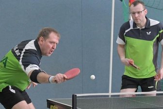 Duell gerät zum Krimi - Michal Sklenar (l.) und Dominic Sommer schmetterten zum Auftakt stark auf. Doch zum Schluss ging ihr Entscheidungsdoppel verloren.