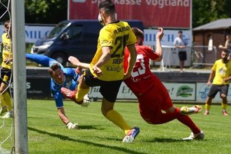 Duell in Schwarz-Gelb - Auf Keeper Maximilian Schlosser und seine Vorderleute wird wohl auch gegen Dynamo Dresden wieder viel Arbeit zukommen - so wie hier im Testspiel gegen den FSV Zwickau (1:4).