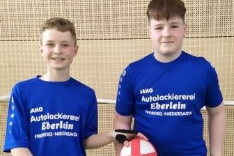 Duo wahrt weiße Weste - Fahren zum Halbfinale: Emil Fiedler und Marius Jaquet (r.). 