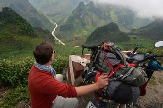 Durch den Norden Vietnams und den afrikanischen Süden - Der Fotojournalist und Buchautor Olaf Schubert zeigt in seinem Vortrag auch beeindruckende Bilder einer Motorradtour durch Nordvietnam. 