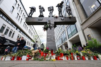 Dutzende Psychotherapie-Termine nach Amokfahrt vermittelt - Ein Autofahrer war durch eine Fußgängerzone gefahren. (Archivbild)