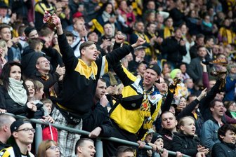 Dynamo Dresden steigt in 2. Fußball-Bundesliga auf - 