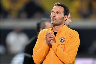 Dynamo Dresden verliert "Endspiel" und steigt in die 3. Liga ab - Aus und vorbei. Dynamo-Trainer Guerino Capretti kann es nicht fassen. 