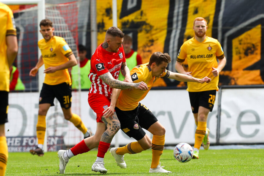 Niklas Hauptmann (am Ball) erzielte den Siegtreffer. In Meppen jedoch wird er gelbgesperrt fehlen.
