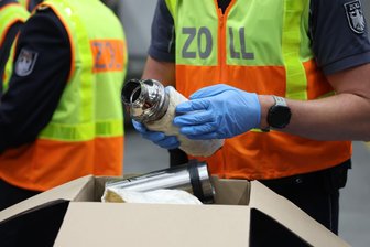 E-Commerce-Boom: Zoll fertigt deutlich mehr Sendungen ab - Der Zoll überwacht die internationalen Warensendungen.