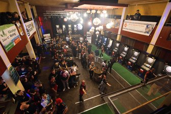 E-Darts-Open in Klingenthal: Auch ein deutscher Profi ist am Start - Im Klingenthaler Gambrinus wurde das 1. Klingenthaler E-Darts-Open ausgetragen.