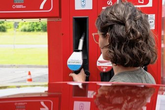 E-Fuels: Erste Produktionsanlage aus Chemnitz könnte 2025 in Betrieb gehen - E-Fuel könnte bald neben Diesel und Benzin an den Tankstellen angeboten werden. 