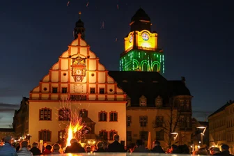 Earth Hour: Stadt Plauen schaltet für eine Stunde das Licht aus - an drei Stellen - Am Plauener Altmarkt wird es am Samstagabend für eine Stunde ganz dunkel sein.