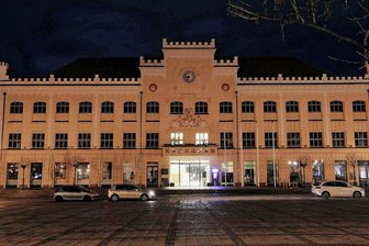 Earth Hour: Zwickau ruft zum Mitmachen auf - Im Zwickauer Rathaus wurde schon mehrfach für die "Stunde der Erde" das Licht ausgemacht