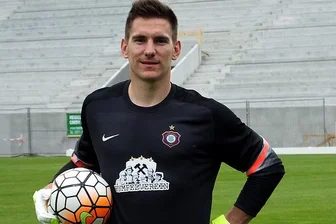 Ebersbach unterschreibt Zweijahresvertrag bei Aue - Verpflichtet: Mike Ebersbach.