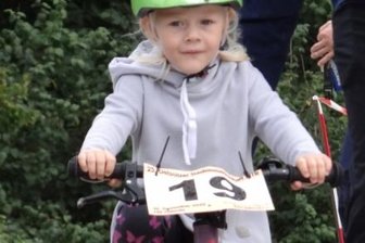 Ebersbacher zieht allen davon - Emma Schneider aus Schönbrunn wurde Stadtmeisterin der unter Fünfjährigen.