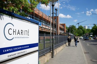Ebola-Patient soll in Berliner Charité kommen - Die Charité verfügt über eine Sonderisolierstation. (Symbolbild)