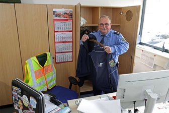 Eckhard Heim: Hohenstein-Ernstthals Bürgerpolizist geht in den Ruhestand - Polizeistation Hohenstein-Ernstthal: Ein Portrait von Bürgerpolizist Eckhard Heim, der Ende März den Dienst quittiert.
