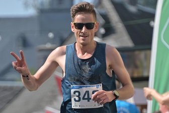 Edelweißlauf: Teilnehmerrekord bei Jubiläumsveranstaltung - Der gebürtige Erzgebirger Clemens Silabetzschky vom TV Zell am Neckar hat beim Edelweißlauf über 10 Kilometer gewonnen. 