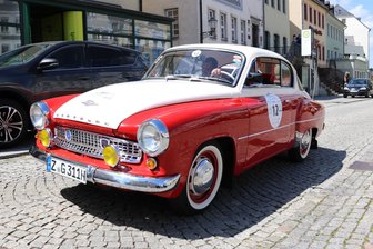 Edle Karossen rollen durch Mittelsachsen - Bei der sächsischen Meister-Classic fuhren die Oldtimer, wie dieser Wartburg 311 aus dem Jahr 1961, auch durch Hainichen.