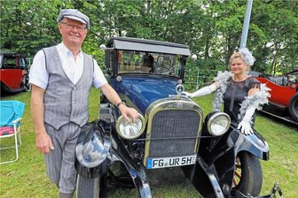 Edle Karossen und Kinderspaß: Oldtimertreffen in Brand-Erbisdorf lockt Tausende an - Undine und Reinhard Walla aus Oederan kamen mit ihrem Dodge von 1926 erstmals zu einem Oldtimertreffen.
