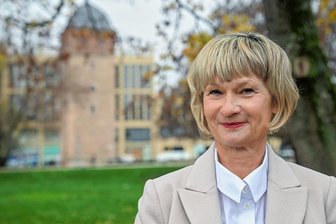 Ehemalige Chemnitzer Oberbürgermeisterin im Interview: Das macht Barbara Ludwig heute - Barbara Ludwig, ehemalige Oberbürgermeisterin von Chemnitz, wird noch oft angesprochen, wenn sie in der Stadt unterwegs ist. Im Gegensatz zu früher sei die Ansprache aber meistens freundlich, positiv, manchmal sogar liebevoll. Für Ludwig ist Chemnitz nach wie vor eine Stadt mit viel Potenzial.