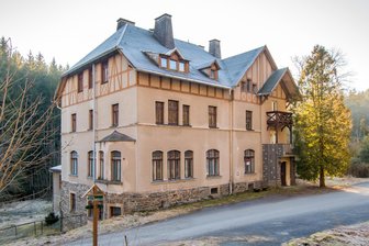 Ehemalige Forschungsstation in Pockau-Lengefeld wechselt Besitzer - Das bisherige hydrologische Institut der TU Dresden unweit der Talsperre Neunzehnhain II ist versteigert worden.