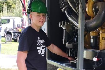 Ehemalige Lehrlinge zeigen sich beeindruckt - Martin Koppatsch aus Niesky beginnt nächstes Jahr seine Ausbildung im LTB.